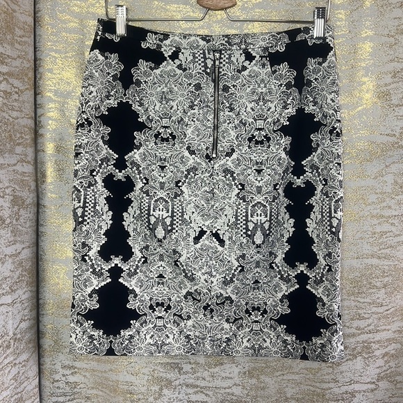 H&M Black And White Patterned Pencil Knee Length Skirt Size 10 - Picture 7 of 15